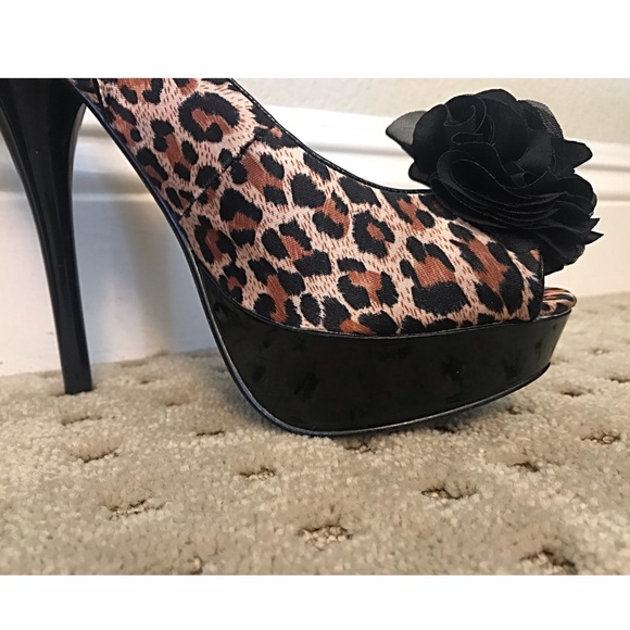 Cheetah open toe stilettos - Picture 4 of 4